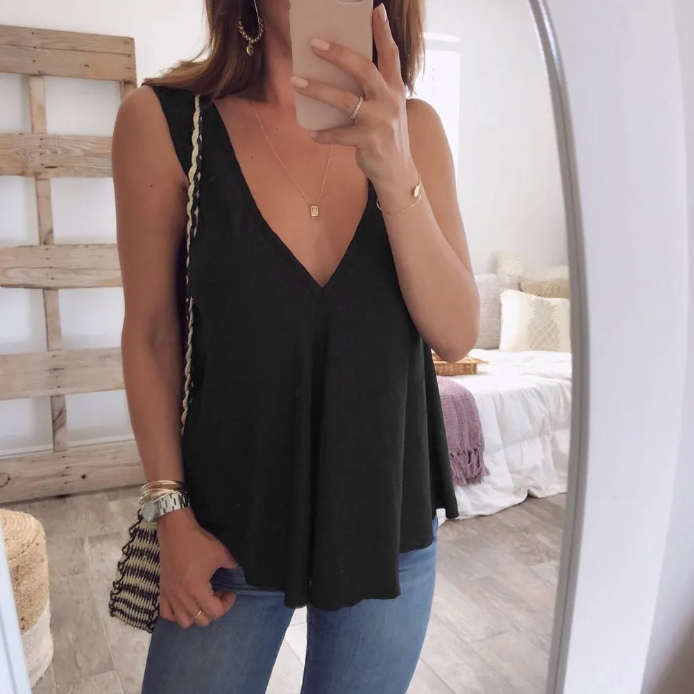 

Plus Size Women Clothing 5XL Chiffon Black Green Pink Solid V-neck Women Tops Sexy Backless Sleeveless Top Women Summer Brief