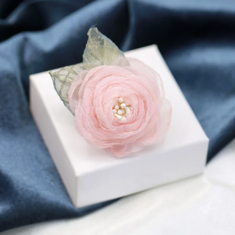 Корейский модная ткань ручной работы Камелия броши для Женская бутоньерка Шелковый цветок нагрудные булавки значок шарф пряжки костюмы