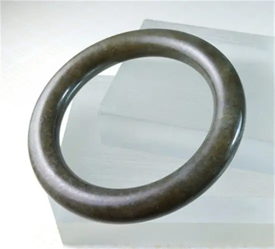 

GREEN FINE TEXTURE IN 100% NATURAL CHINAS XINJIANG HETIAN JADE BRACELET 58MM a 5.19