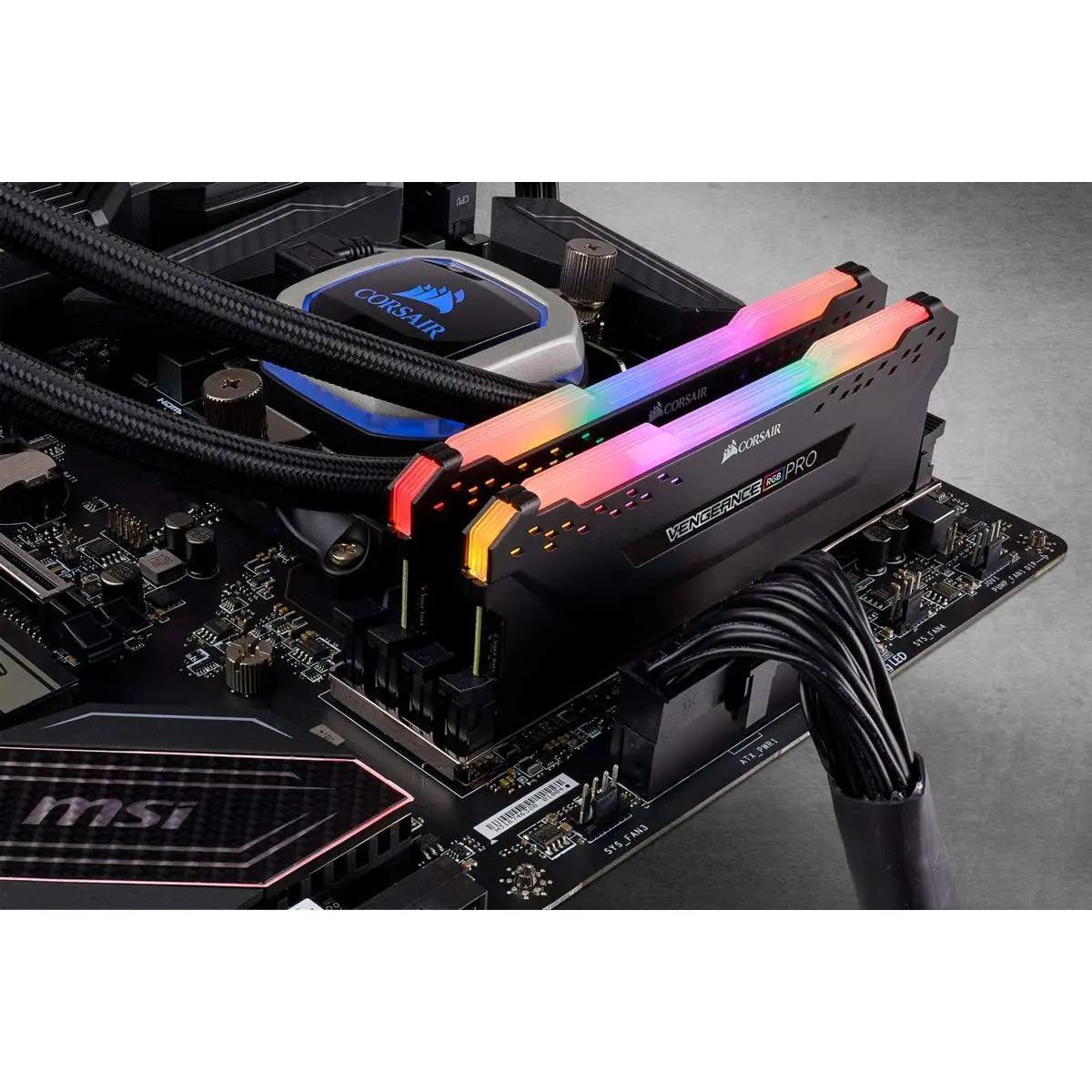 Модуль оперативной памяти CORSAIR RGB Pro DDR4 8 Гб 16 (8*2) 32 (16*2) 3000 МГц 3200 3600 DIMM|Оперативная
