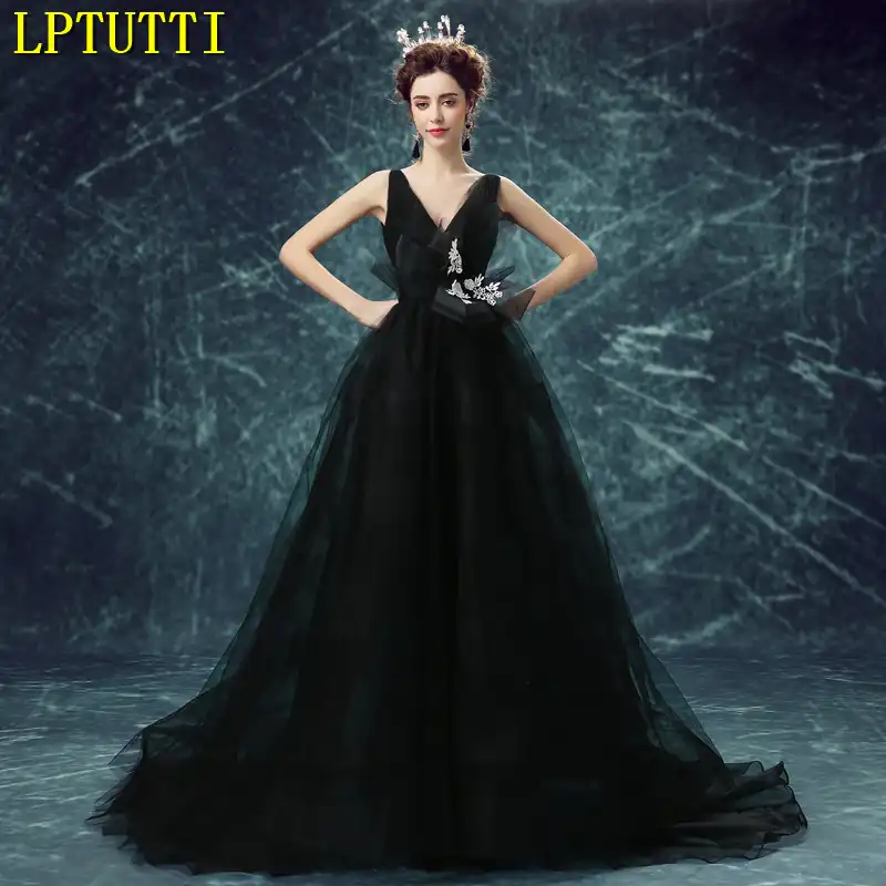 vestido preto de princesa