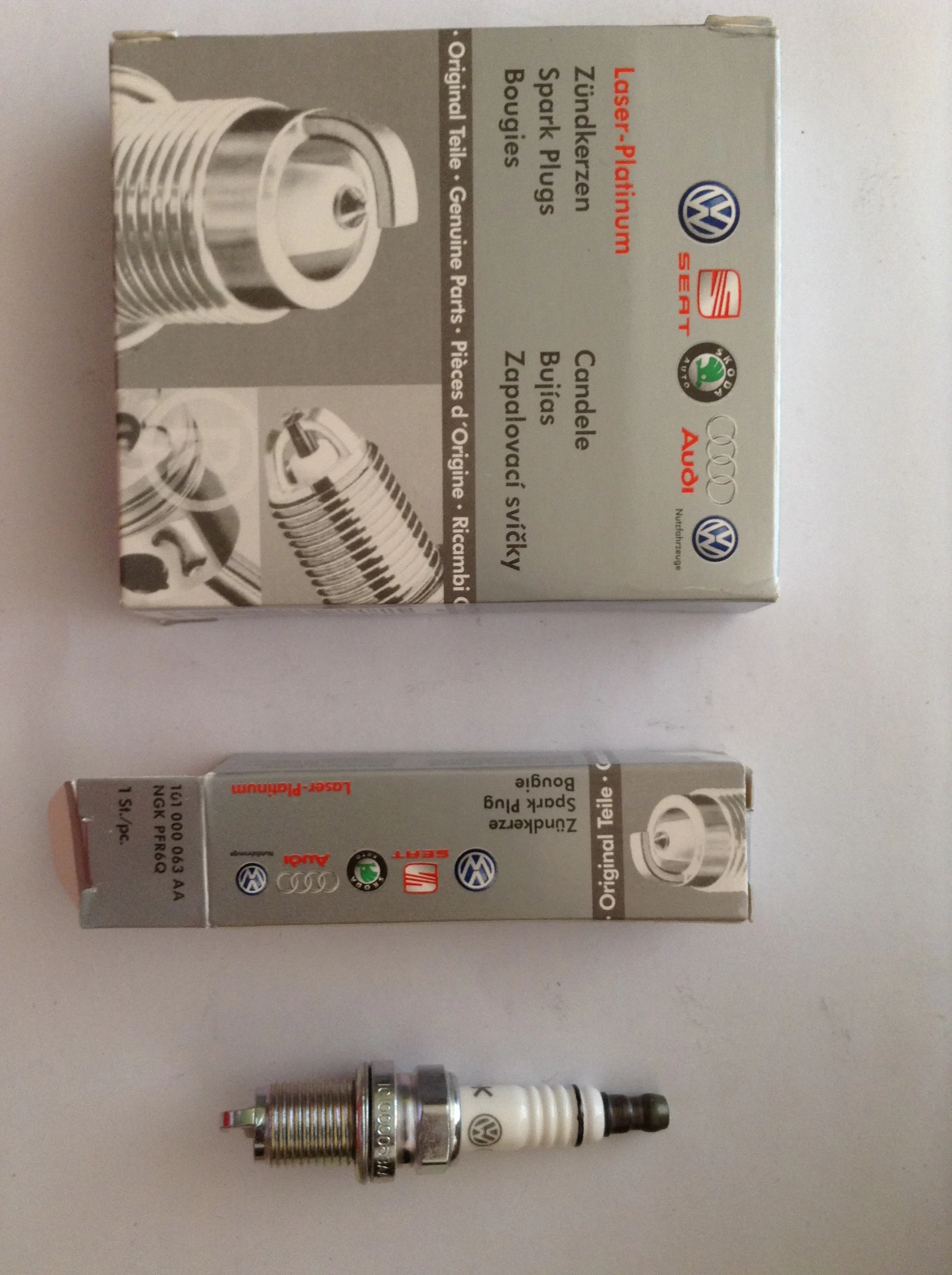 Iridium Spark Plug For Audi A4 A6 Quattro Avant S6 VW New Beetle Cabrio