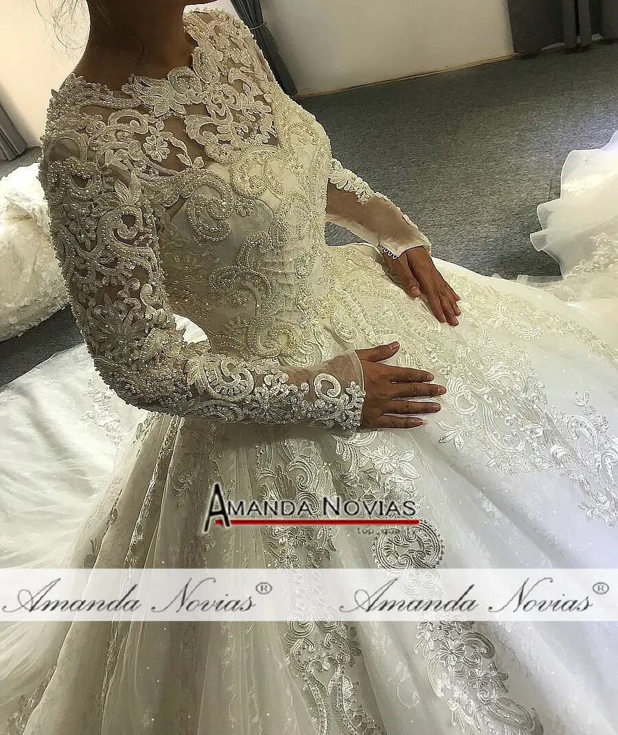 wedding dress Muslim wedding dress with full lace sleeves amanda novias real work