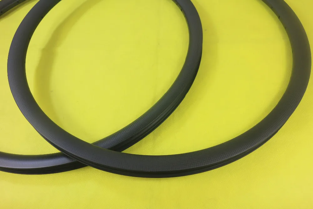 

SPEEDSAFE 29er XC Mountain Carbon Rims 30mm x 30mm 29" MTB hookless 3K Matte 28 32H Clincher Tubeless Carboron Wheelset