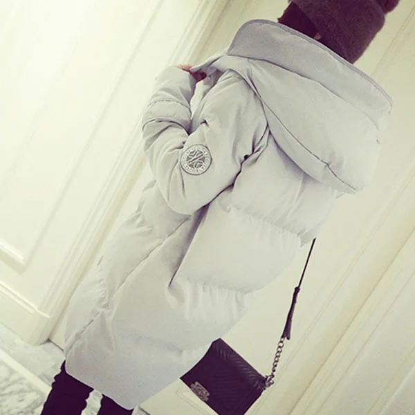 Белая зимняя куртка на гусином пуху для женщин, новинка, длинное зимнее пальто для женщин, черная и белая цветная парка, супер теплое Женское пальто AW0090