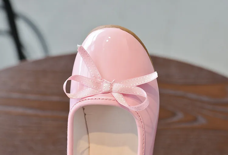 KLV/Лидер продаж года; обувь для новорожденных; модные детские кроссовки с бантом для девочек; повседневная кожаная обувь принцессы; обувь для маленьких девочек