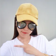 Corduroy Baseball Cap Comfortable Breathable Entertainment Male and Female Striped Velvet cap 2016 Autumn / Winter Hats