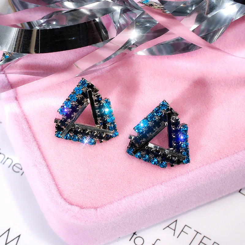 9588421608_1250376837