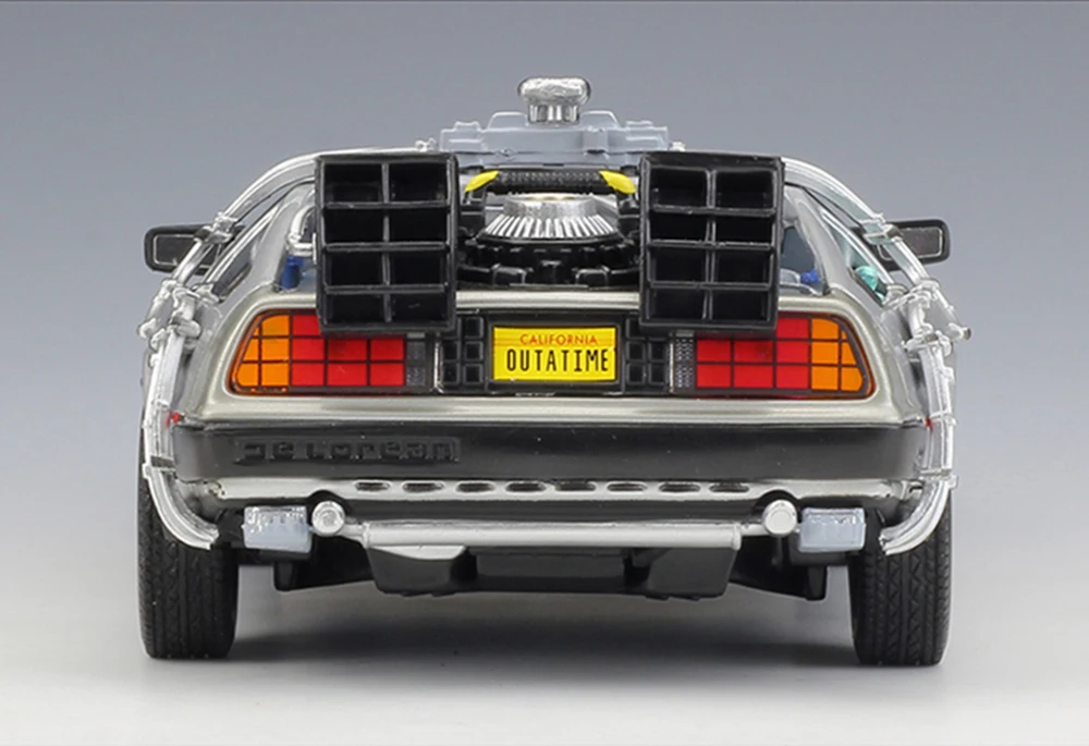 WELLY 1:24 Diecast Scale Model Car Movie Back to the Future Metal Toy Car Alloy Classic Car Vehicle Gift Cars with Box Kids Toys