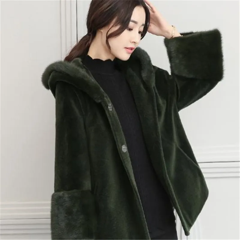 Высококачественное пальто из лисьего меха, осенне-зимняя короткая Меховая куртка для женщин с капюшоном, свободная куртка из искусственного меха, женская меховая верхняя одежда, топы - Цвет: ArmyGreen