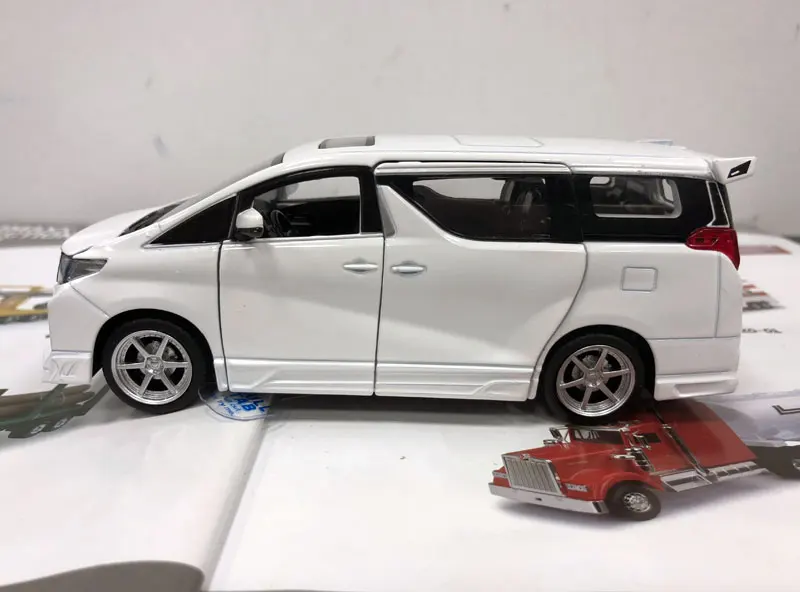 TOYOTA Alphard (20)