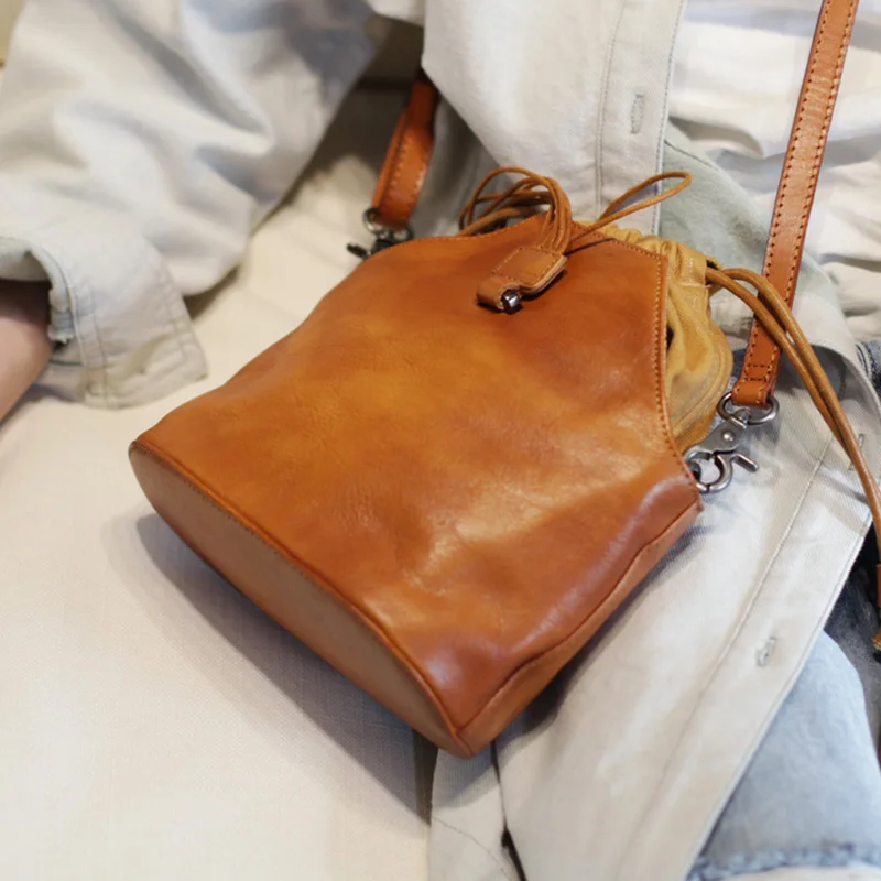 AETOO Literary Retro Sen Department simple leather bucket crossbody bag, Japanese pure cowhide handmade bag