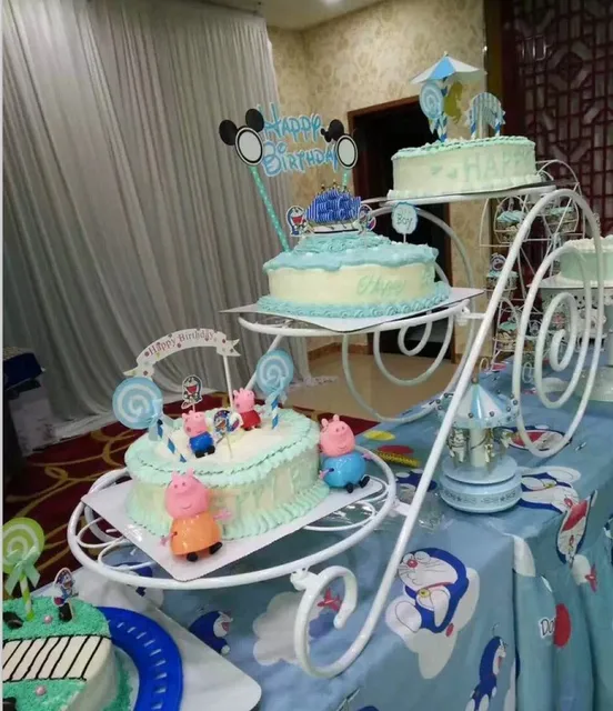 2017 big cake stand