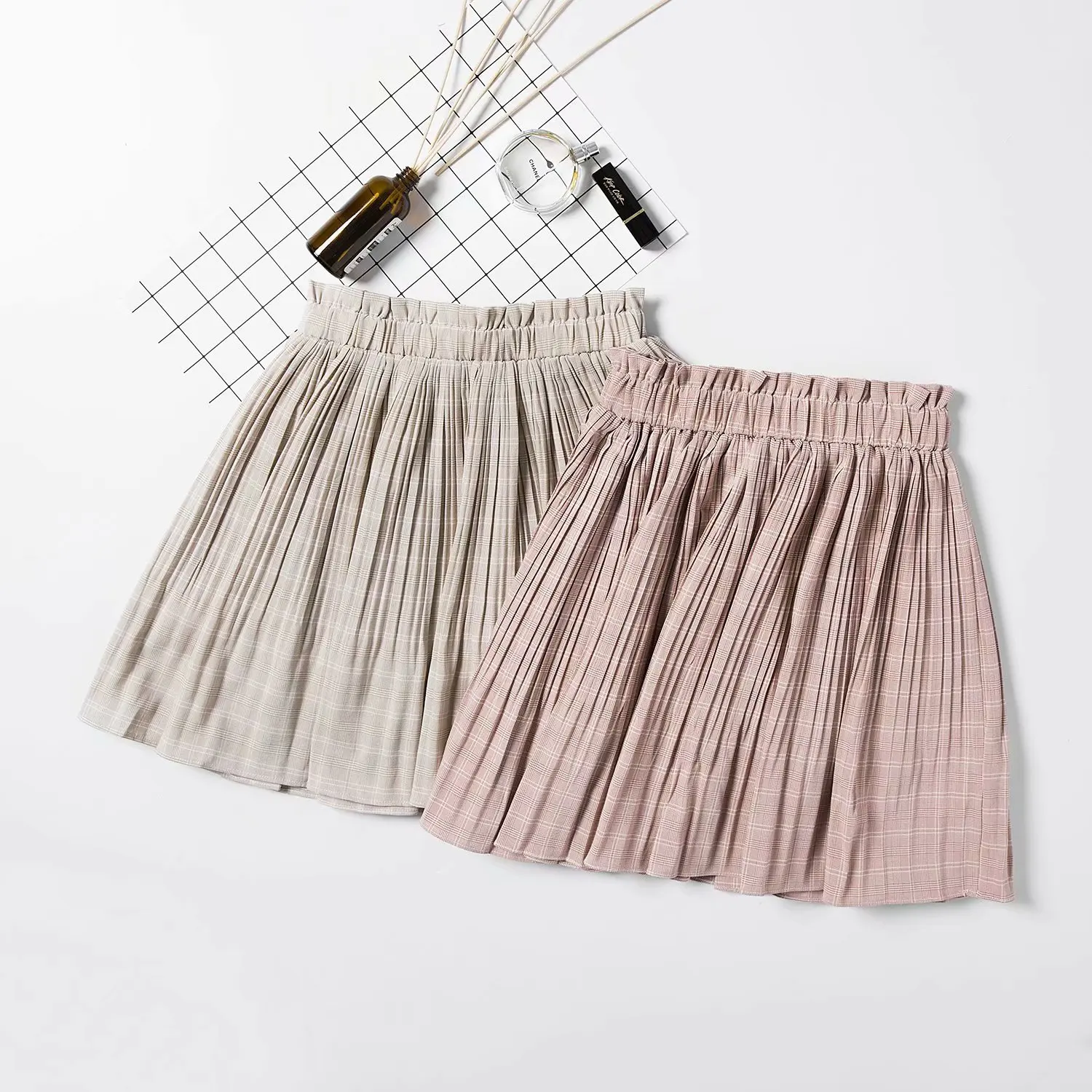 Новое поступление, европейский стиль, летняя плиссированная юбка с эластичной резинкой на талии, качественная мини-юбка из тонкой ткани