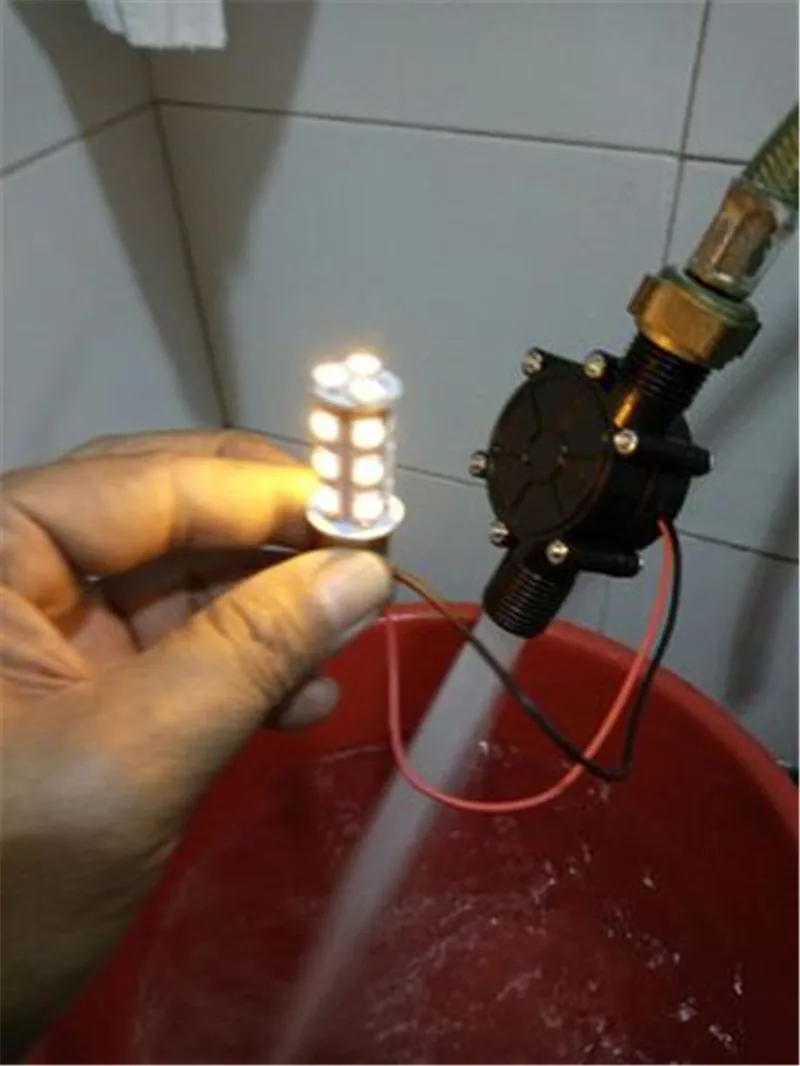 Geração de Energia da Tubulação de Água do Gerador de Energia da C.c. da Tensão Mini para a Bateria Pequena a Lâmpada do Diodo Emissor de Luz ou o Carregamento do Telefone C.c. Tensão 12 v 80 da 4.2v 5v Cheap Geradores de energia alternativa