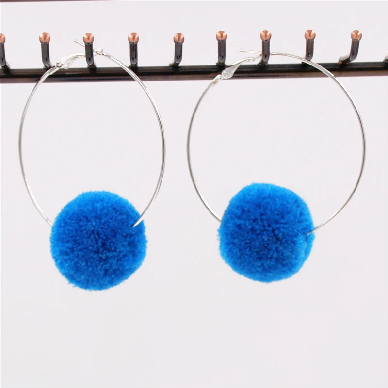 1 пара Pompom серьги-кольца с шариком этнические помпоны Эффектные серьги для женщин трендовый дизайн
