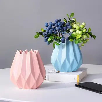 

Europe Porcelain Vase Modern Fashion Ceramic Tabletop Origami Flower Vase Home Office Decoration Christmas New Year Gifts