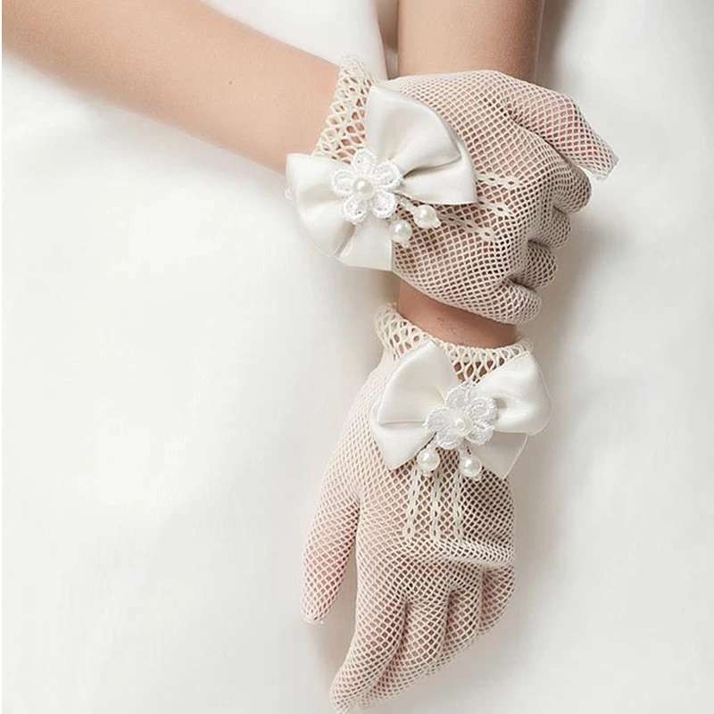 baby lace gloves