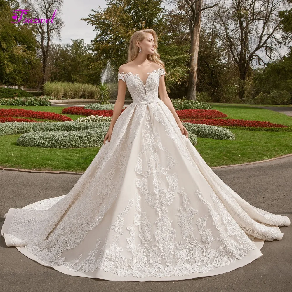 

Fsuzwel Vestido de Noiva Applques Chapel Train A-Line Wedding Dresses 2019 Sexy Scoop Neck Button Bridal Gown Robe De Mariage