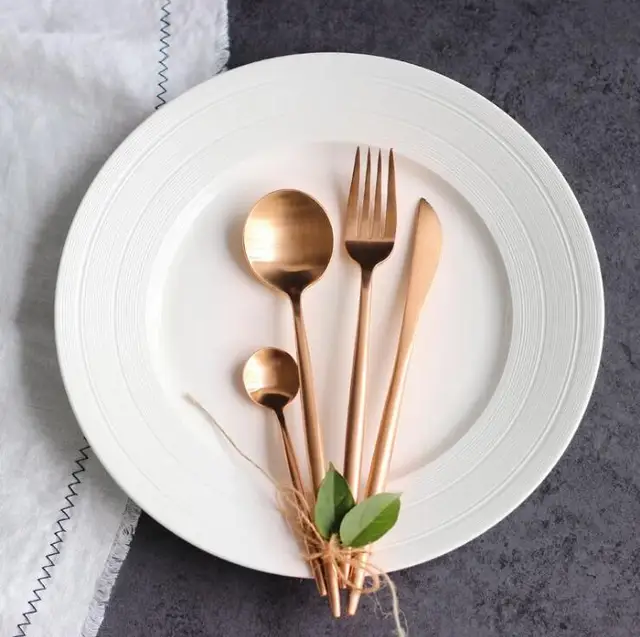 4pcs Lot Rose Gold Cutlery Set Wedding Dinnerware Dinner 4pcs Lot Rose Gold Cutlery Set Wedding Dinnerware Dinner Forks Knives Scoops