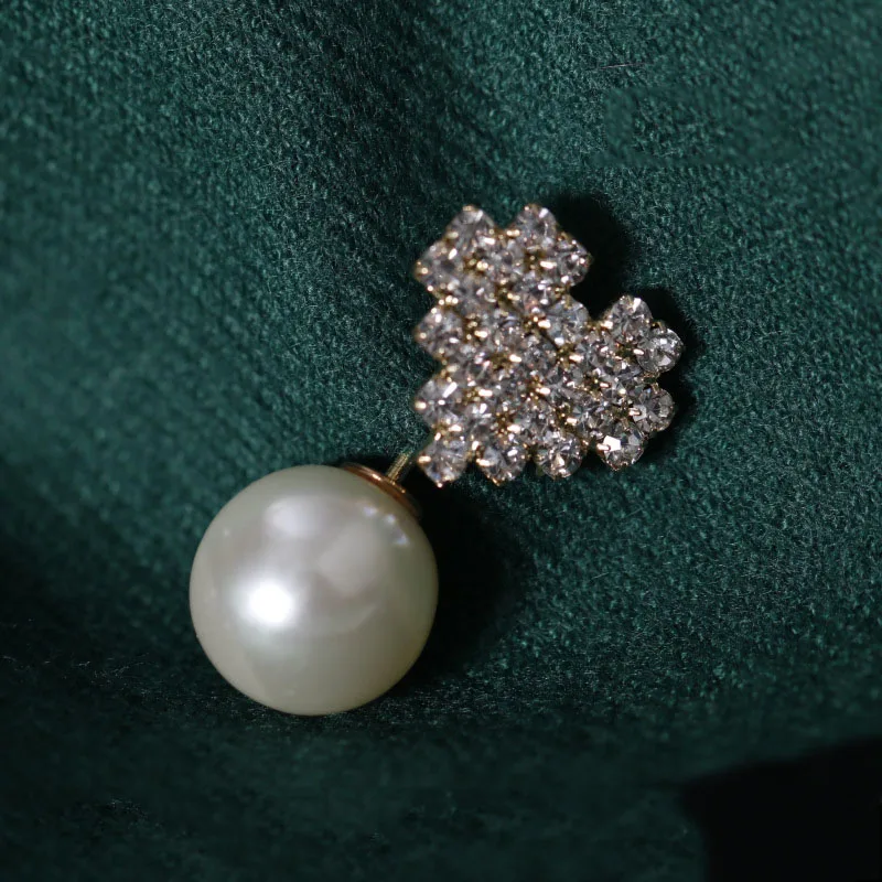 

Heart Crystal Pearl Brooch Pin Low-cut V-neck Shirt Anti-lighting Brooches Cardigan Clip Scarf Buckle Fixed Pins Women Jewelry