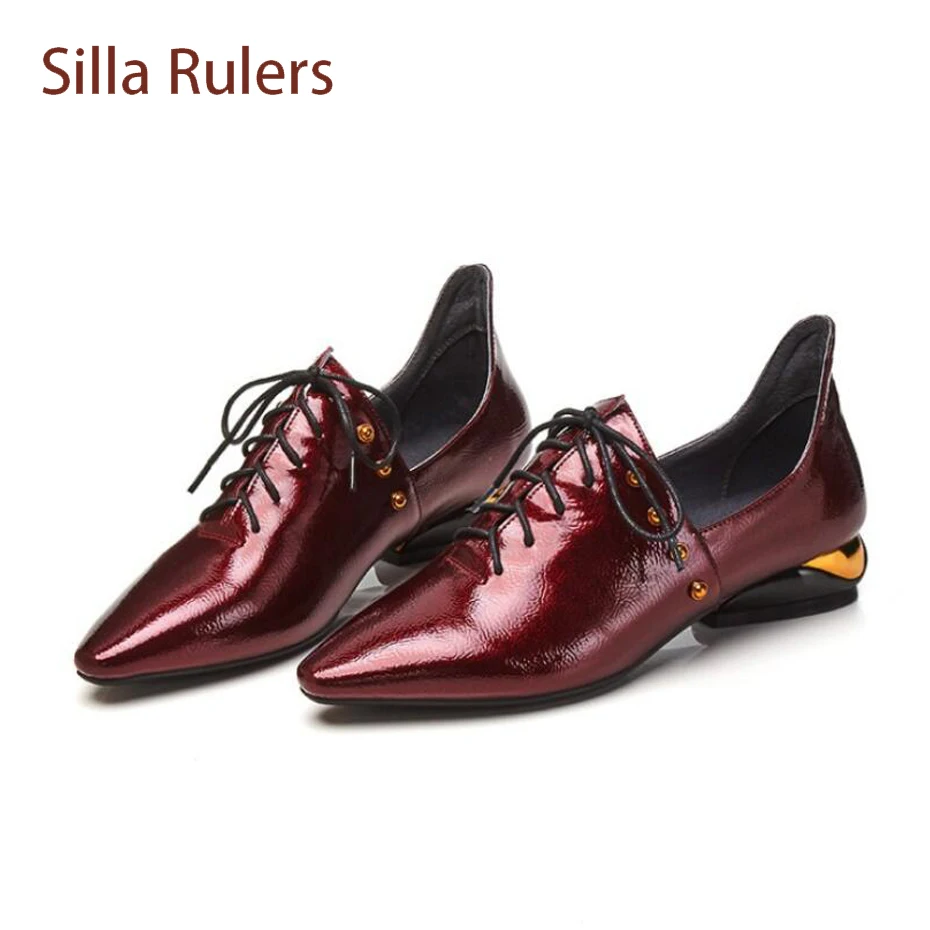 

Silla Rulers wine red patent leather strange low heel women work shoes lace up rivet pointed toe all match single shoes 2018 new