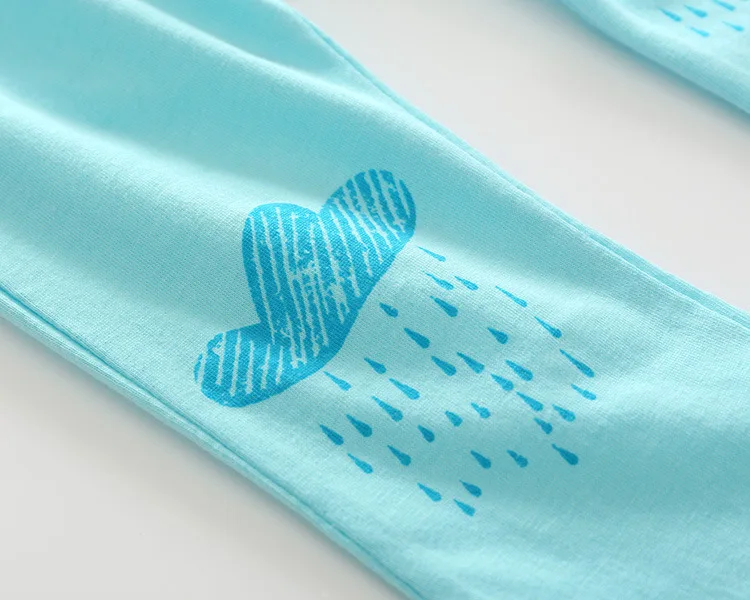 4003640705_2068599042