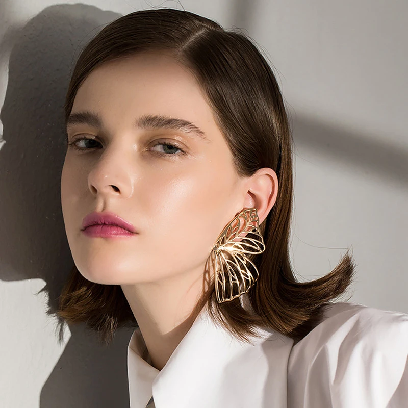 

meidi Fashion Hollow Butterfly Wings Stud Earrings Big Alloy Earrings for Women Gold Metal Earrings Wedding Party Jewelry
