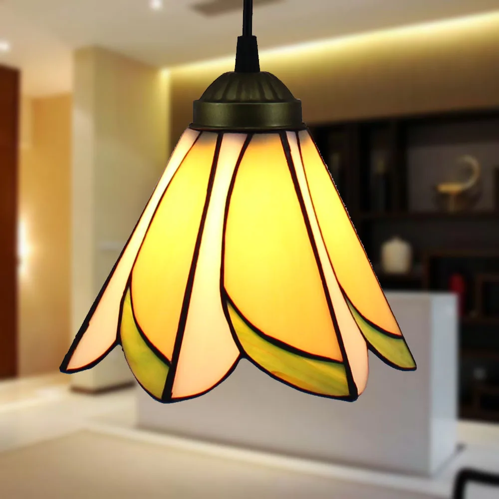 

Small European simple retro Tiffany pendant light hanging aisle lights bar and restaurant