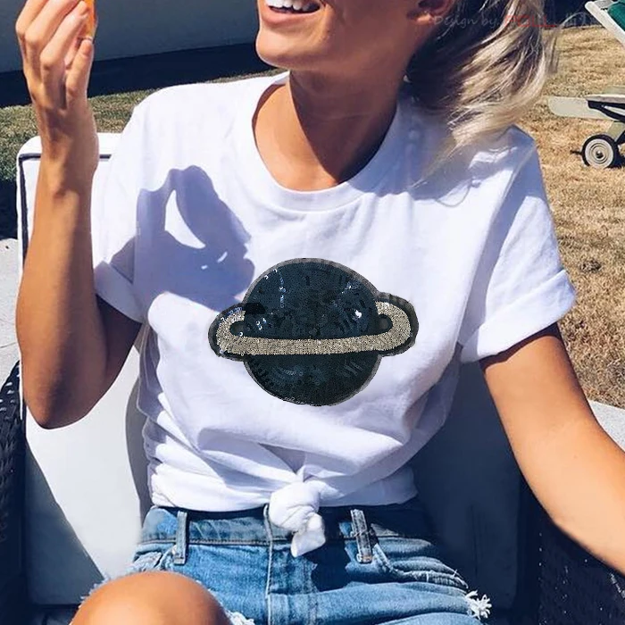700