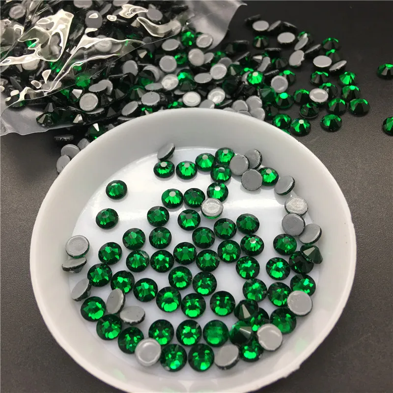 Emerald Color HotFix Rhinestones ss6 8 10 12 16 20 30 Iron On Flatback Hot Fix Flat Back Crystals For Luxury Dress | Дом и сад
