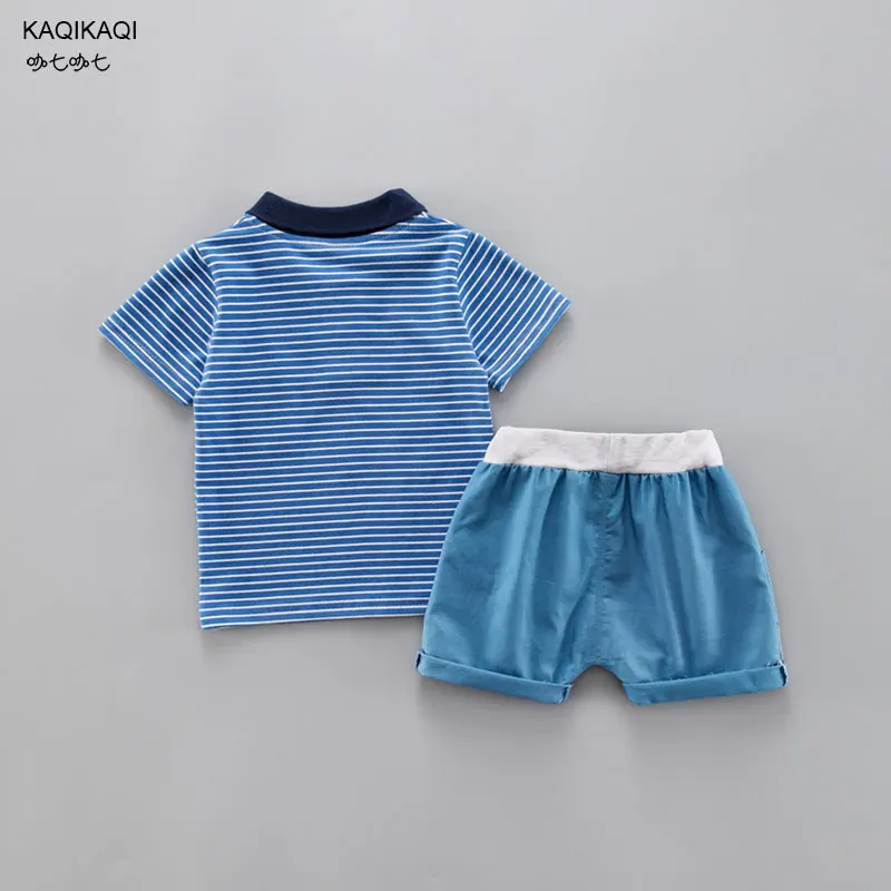 Коллекция года, модные комплекты детской одежды костюм для маленьких мальчиков летние хлопковые полосатые рубашки с короткими рукавами для мальчиков+ шорты, костюмы, 2 шт