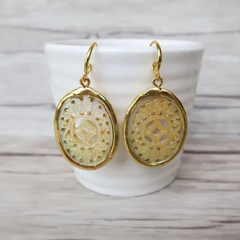

4 Pairs Naturalshell Electroplated Gold color Earrings,hollow out shell Charms Jewelry Findings Dangle Earrings ER580