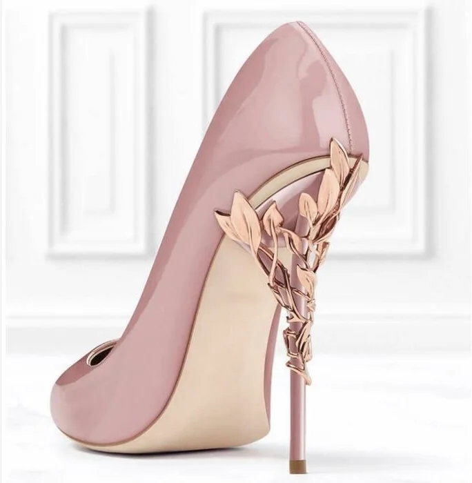 Туфли-лодочки на металлическом каблуке с золотыми листьями; женская обувь с острым носком на высоком каблуке-шпильке; свадебные туфли; цвет красный, розовый; босоножки из лакированной кожи