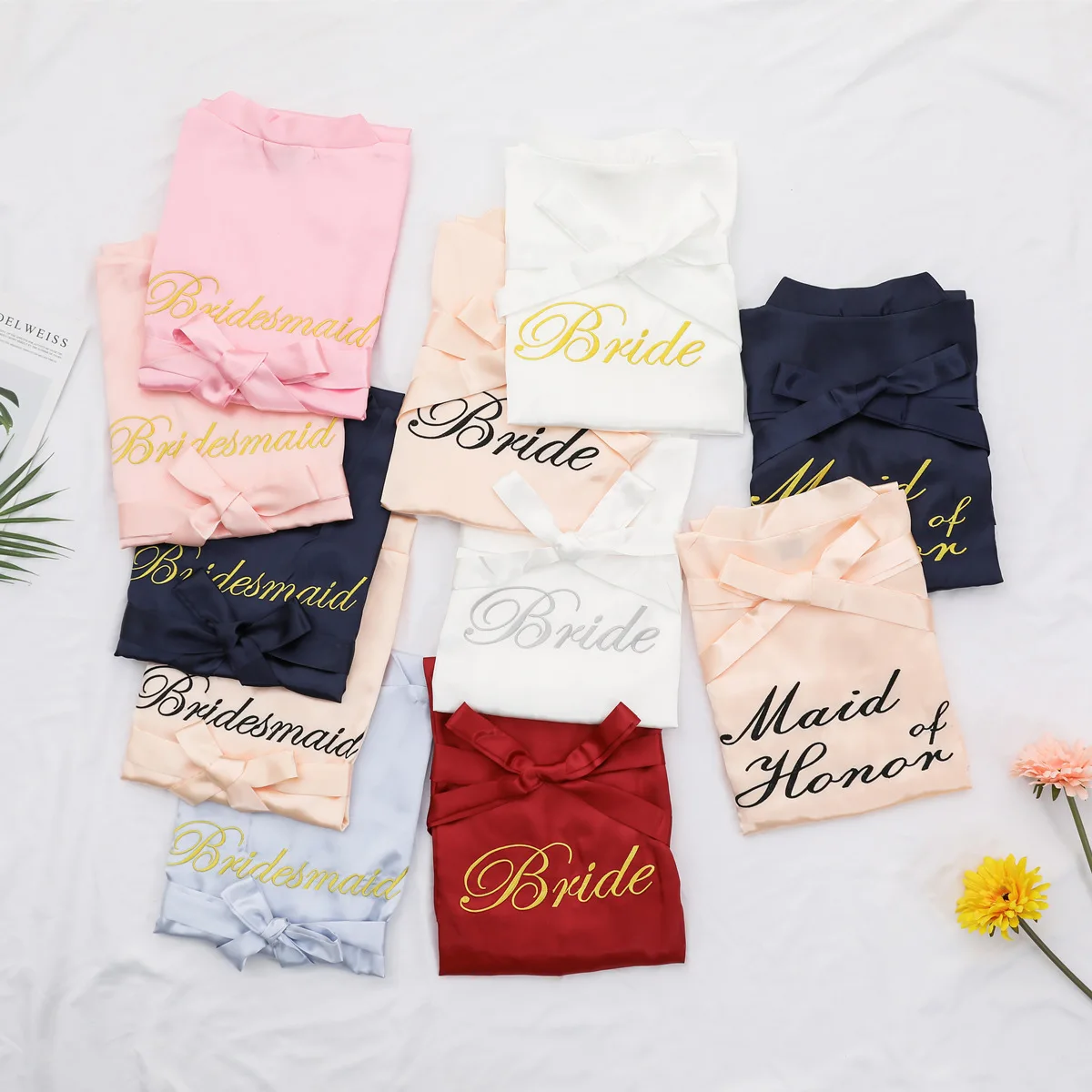 

Casual Women Rayon Embroidery Bride Bridesmaid Kimono Bathrobe Dress Sexy Mini Sleep Nightshirt Wedding Sleepwear Nightgown