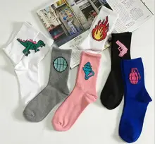 2016 New Korean Novelty Women and Men Cotton Socks Funny Dinosaur Gun Baseball Gun Fire Patterned Socks Creative Lovers Sock