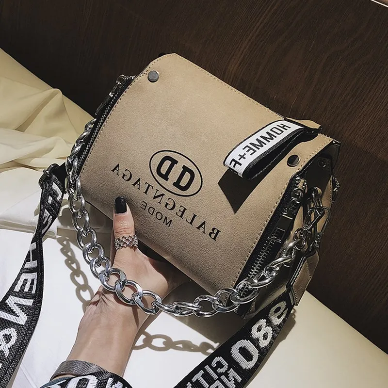 Bolso de hombro con diseño de cadena gruesa en forma de barril con correa ancha de letras bolsos de mensajero de cuero PU