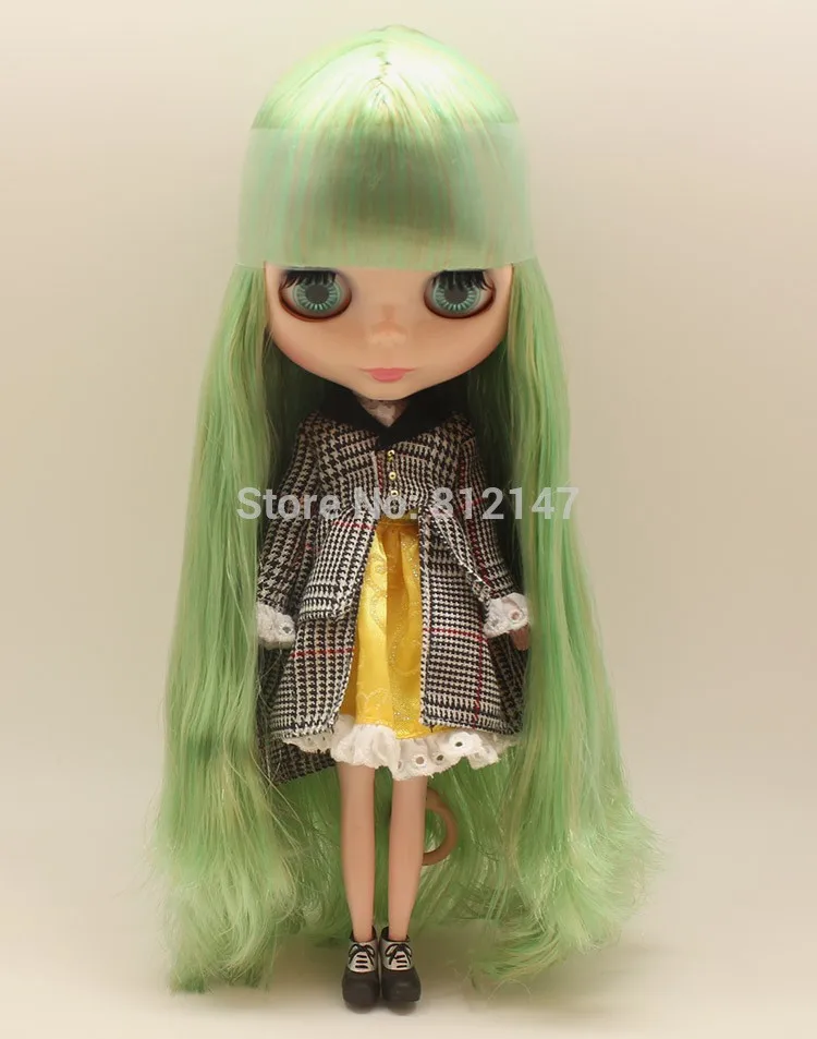 Телесный цвет куклы(зеленые золотые волосы