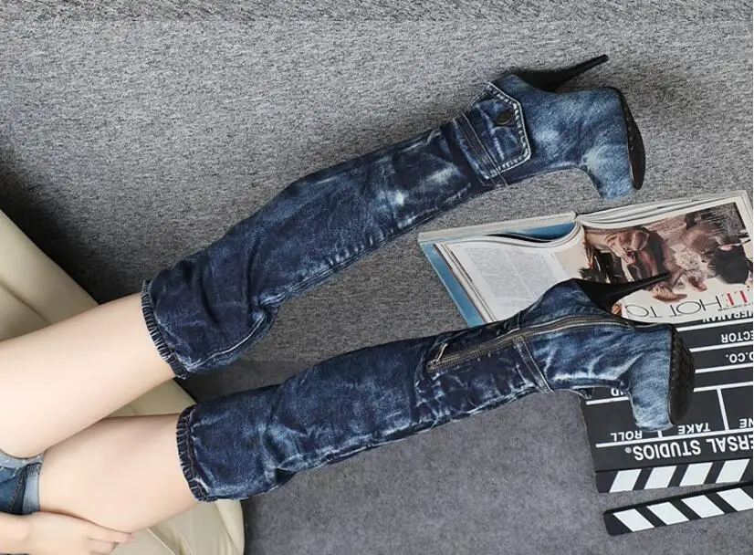 912