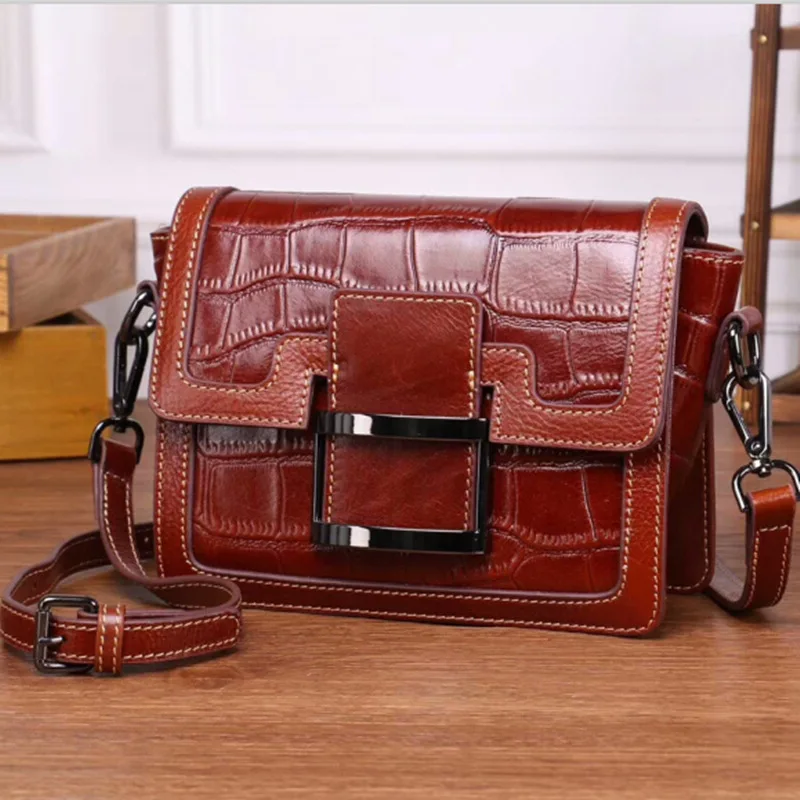 Europe and the United States imported new oil wax leather retro wild small square bag leather bag-style shoulder Messenger bag Europe and the United States imported new oil wax leather retro wild small square bag leather bag-style shoulder Messenger bag