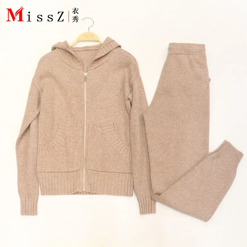 

Real Rushed Autumn And Winter Hooded Mink Velvet Knitted Suit Zipper Cardigan Sweater + Trousers Casual Two Sets Of Women