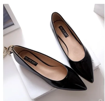 Женские туфли на плоской подошве с острым носком; высококачественные слипоны из лакированной кожи; модные простые туфли с бантом; большие размеры 44, 34; - Цвет: black