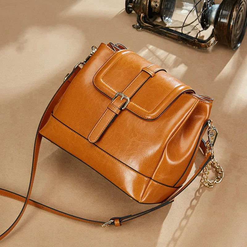 

Alpina's new style lady's retro one-shoulder bag with pure oil and wax skin and oblique Bag crossbody bags for women