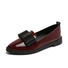 Новинка; модная классическая Брендовая обувь; женские повседневные туфли-оксфорды черного цвета с острым носком; женская обувь на плоской подошве; удобная женская обувь без застежки