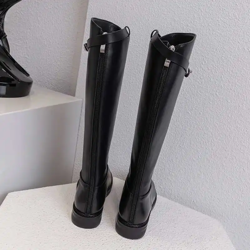 Cena Krazing pot zimowe okrągłe toe krowy skóra metalowa klamra dekoracji utrzymać ciepłe plus size grube niskie obcasy jazda konna kolana  wysokie buty l13