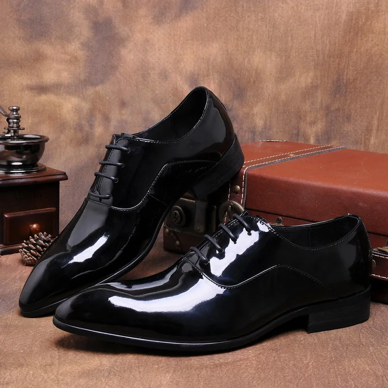 

Patent Leather Men Wedding Dress Fashion Oxfords Shoes Lace up Shiny Black Italian Real Leather Formal Office Businessman Shoes