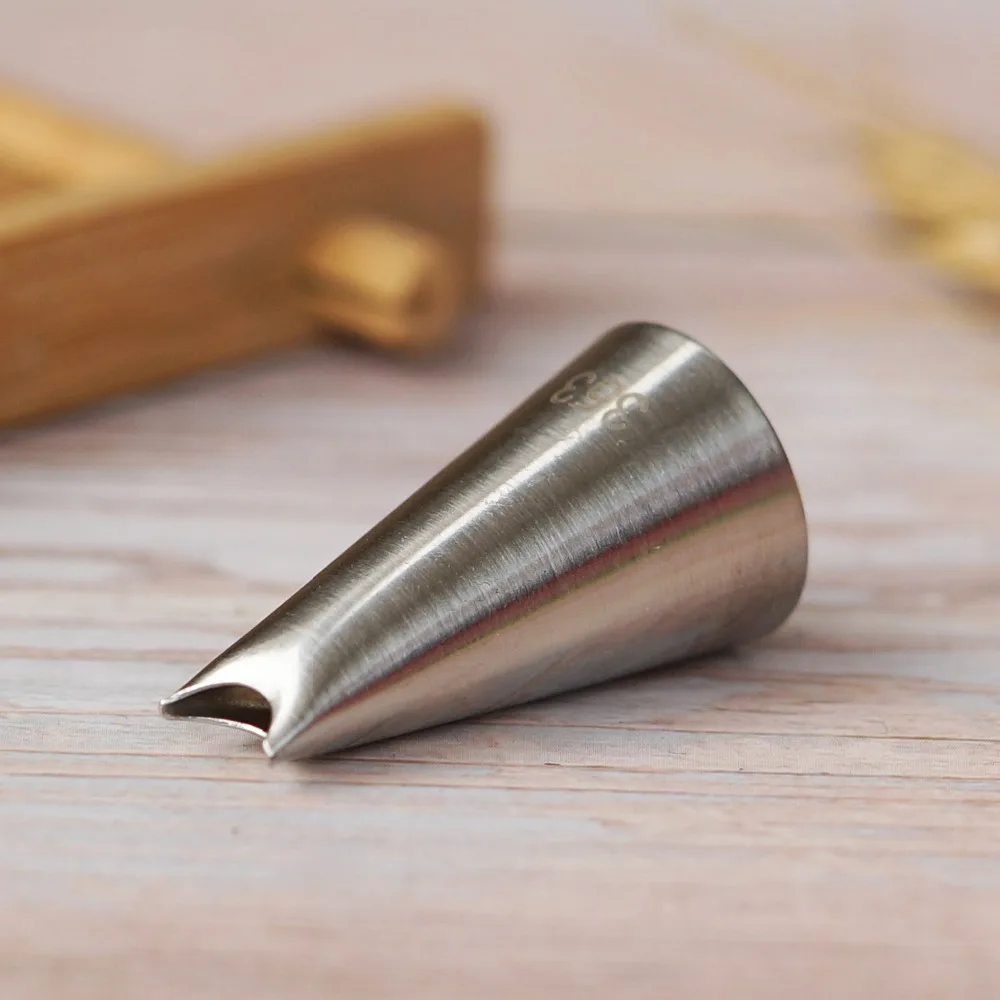 Description Picture 3 of item#353 Cake Decorating Tips Icing Tips Nozzle Decorating Mouth Baking & Pastry Tools Create Heart Shape Cream