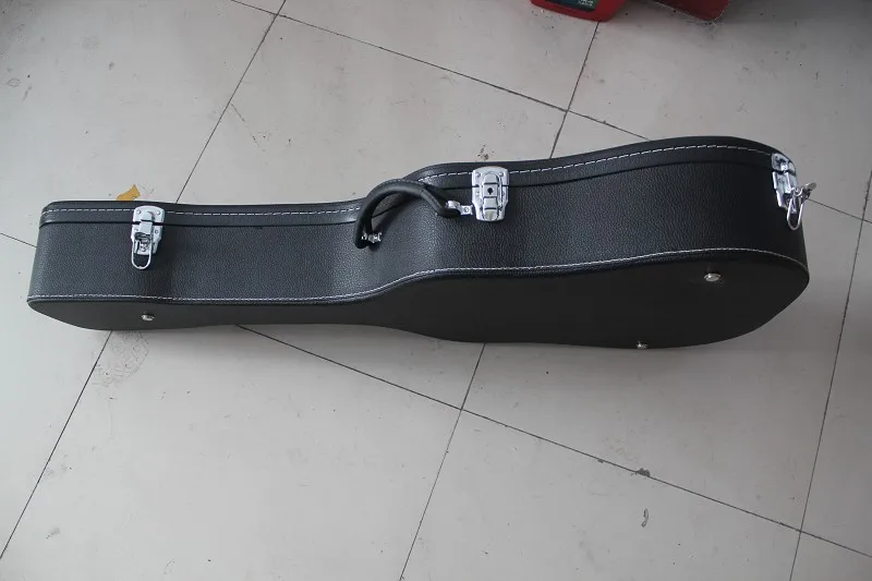 

Guitar Hardcase,used for 41 Inch,43 Inch guitars and Leather color and Interior fur color can be Chosen