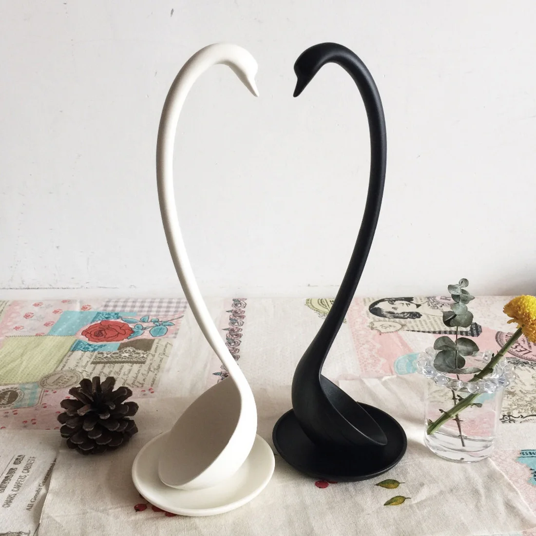 

Creative Swan Soup Spoon Long Handle Ware Porridge Spoons with Tray Kitchen Cooking Tools Tableware Kitchen Utensils Accessories