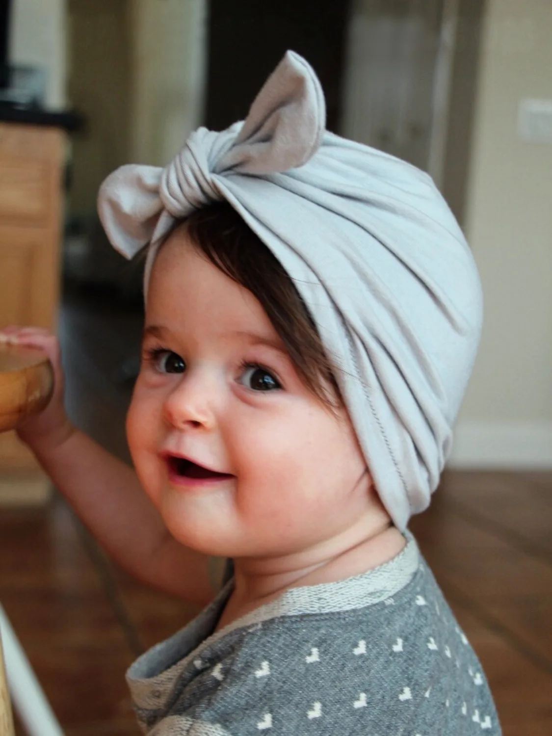 Рождественская шапка для маленьких девочек, модный тюрбан с заячьими ушками, шапка с бантиком, милая шапка для новорожденных